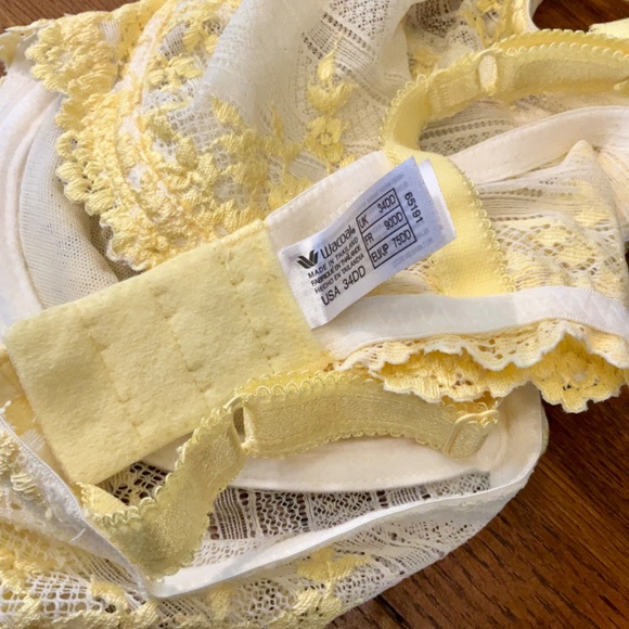 Wacoal Bra Set in Yellow Lace - Picture 5 of 9